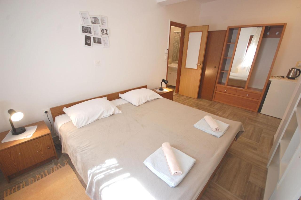 Apartments Snjezana By El-Pi Tours Njivice Luaran gambar