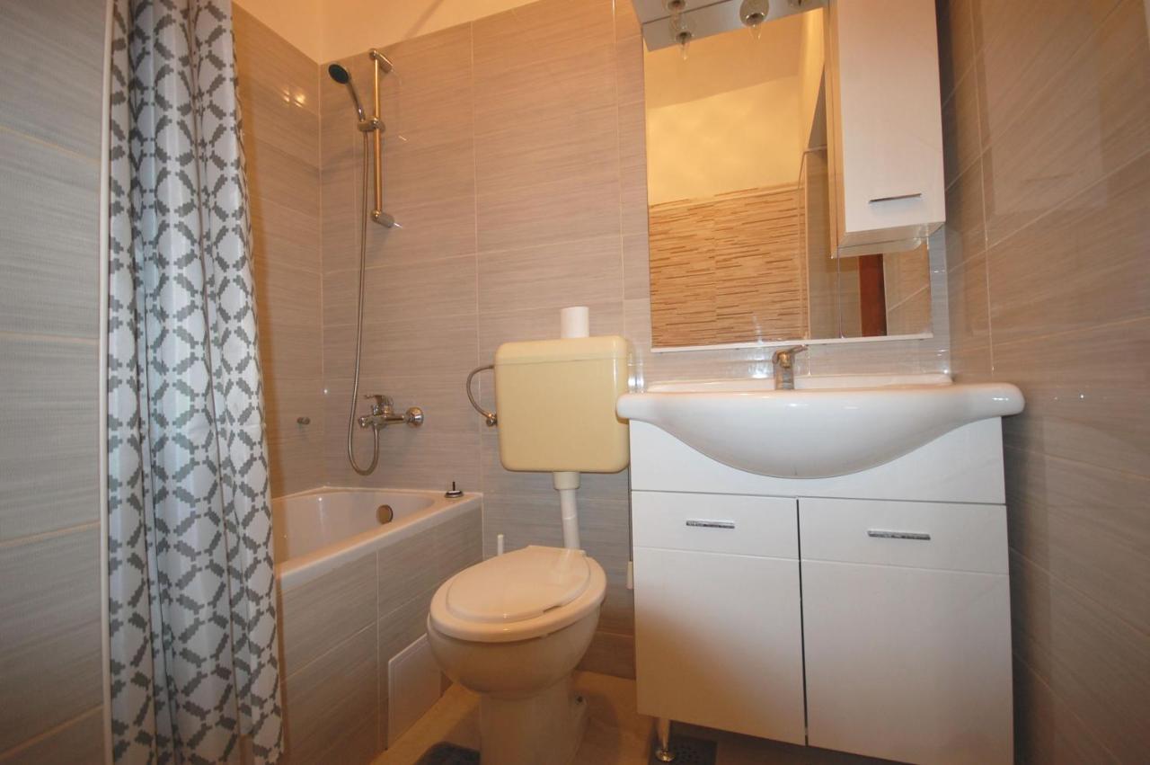 Apartments Snjezana By El-Pi Tours Njivice Luaran gambar