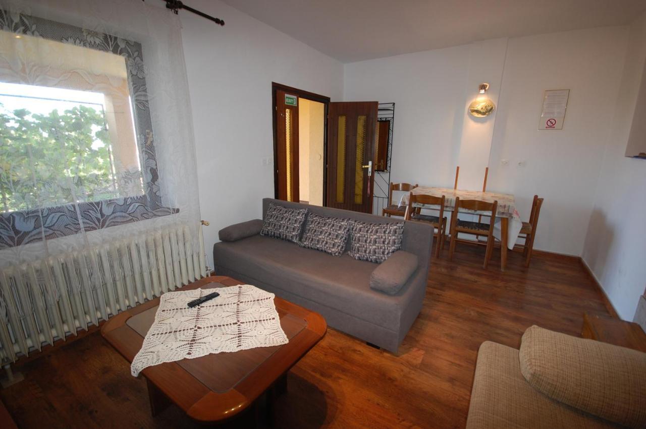 Apartments Snjezana By El-Pi Tours Njivice Luaran gambar
