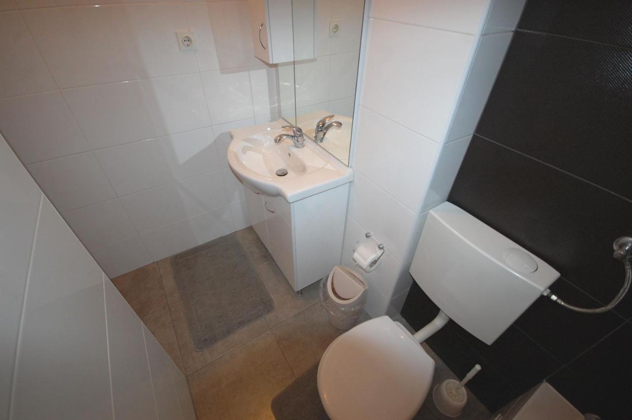 Apartments Snjezana By El-Pi Tours Njivice Luaran gambar