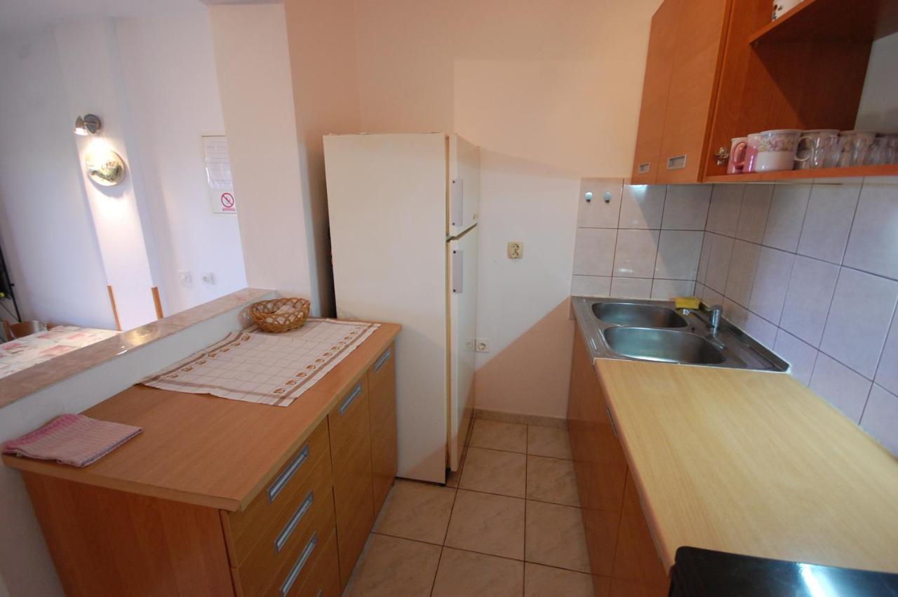 Apartments Snjezana By El-Pi Tours Njivice Luaran gambar